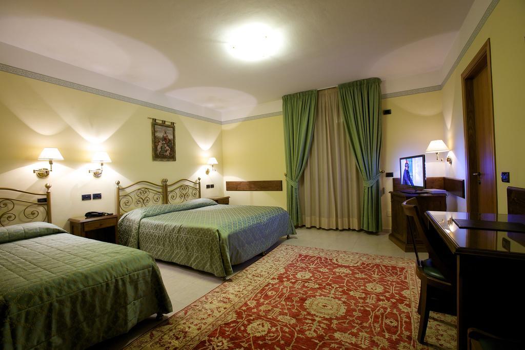 Campiglione Hotel Assisi Rum bild